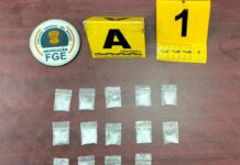 En cateo, detienen a dos presuntos responsables de conductas ilícitas