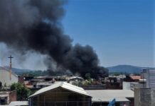 Combaten los bomberos 2 incendios; solo daños