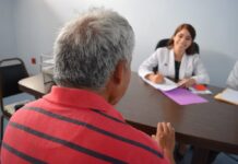 Brindan atención gratuita a pacientes con Alzheimer