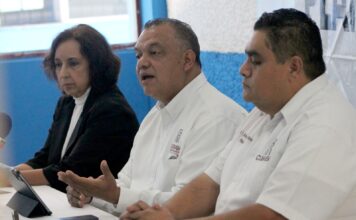 Bachillerato sabatino, en el Colegio de Bachilleres, para mayores de 20 años.