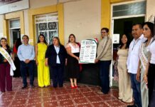 Colocan el bando solemne, de las festividades patrias