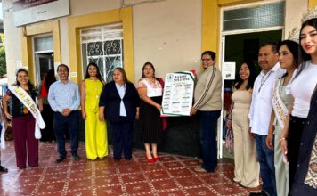 Colocan el bando solemne, de las festividades patrias
